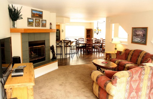 Warrior's Mark House | Pinecreek I - 3 BR By Peak Property Management