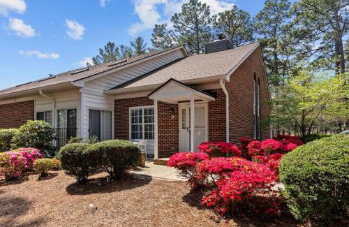 Pinehurst House | Pinehurst Manor 2BR Townhome