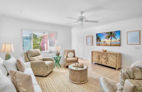Anna Maria House | Pink Palm Bungalow