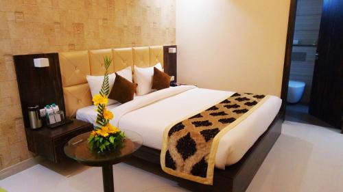Lucknow Hotel | Pinnacle by Click Hotels, Lucknow