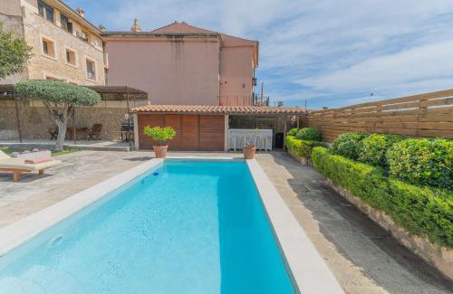 Selva House | Pintor - Rustic Mallorquin town house 3 bedrooms and pool in Caimari
