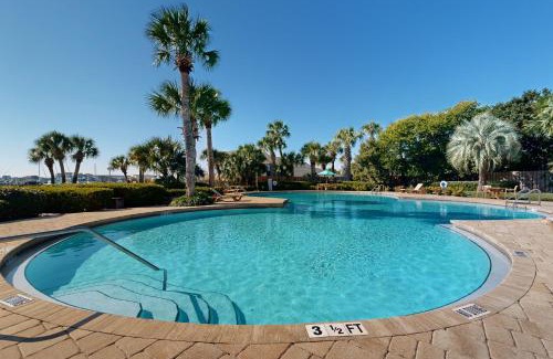 Fort Walton Beach Hotel | Pirates Bay A310