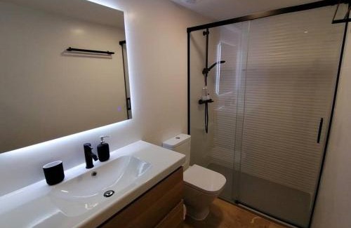 Sant Adria de Besos Apartment | Piso pl 2B, 20min Plaza Cataluña