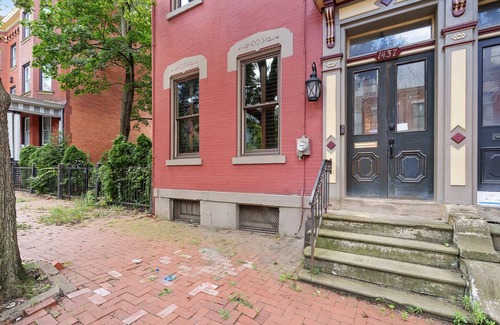 Manchester House | Pittsburgh Stay – Walk to Stadiums, Stage AE + Casino, Remote-Work Ready