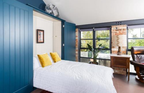 Cheltenham Apartment | Pittville Loft Apartment - Central Cheltenham Highly Rated with Free Parking