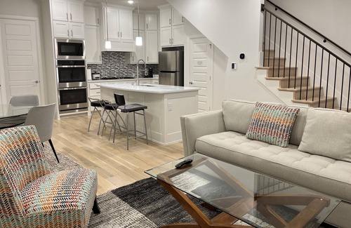 Plano House | Plano Gem Near Shops and Parks
