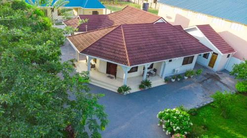 Dar es Salaam Hotel | Plavender Inn