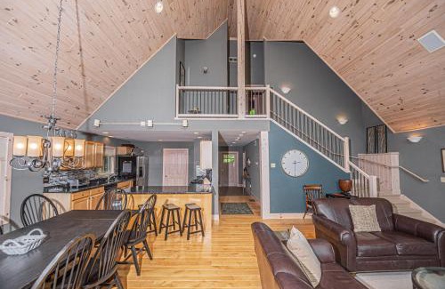 McHenry House | Play-A-Way Chalet