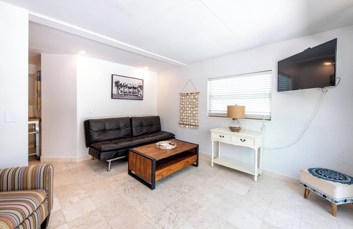 Sarasota Condo | Playalido Unit #5 127 Cleveland Dr.