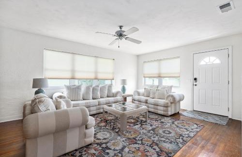 Plaza Shores House | Plaza Cottage