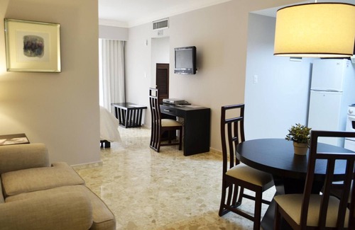 Downtown Santo Domingo Apartment | Plaza Florida Suites