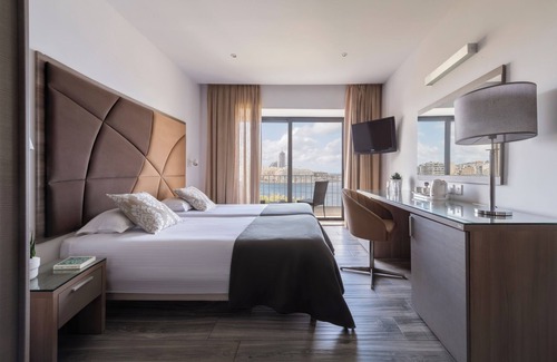Tower Road Hotel | Plaza Regency Hotels