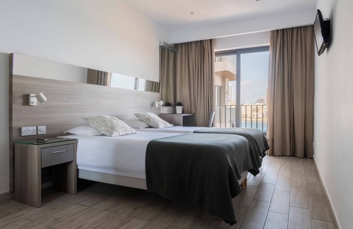 Tower Road Hotel | Plaza Regency Hotels