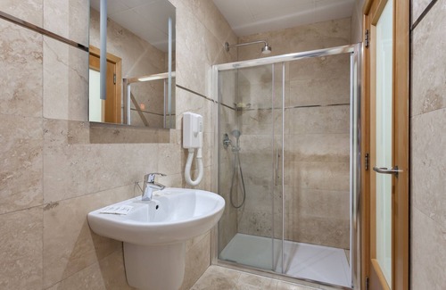 Tower Road Hotel | Plaza Regency Hotels