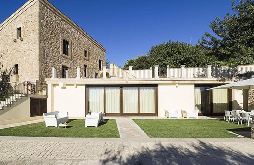 Scicli House | Plush Villa with Sauna bubble bath Pool in Scicli