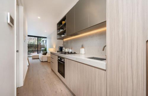 Port Melbourne Apartment | PM Residence - Port Melbourne