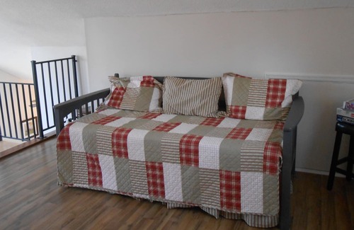 Gouldsboro Ski Chalet | Pocono Cabin Big Bass Lake Canoe ,Kayak included walk to docks from house