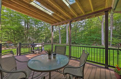 Tobyhanna House | Poconos Cottage with Sauna about 10 Mi to Camelback!