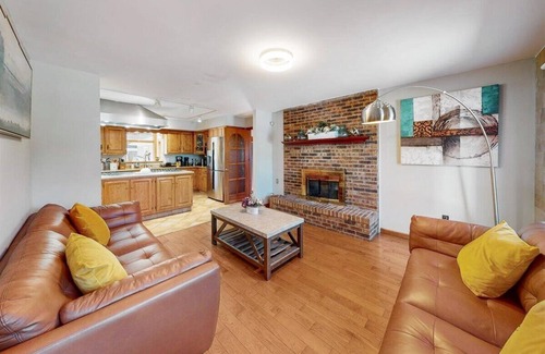 Blakeslee House | Poconos Luxury Mansion in the Greens 252