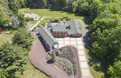 Blakeslee House | Poconos Luxury Mansion in the Greens 252
