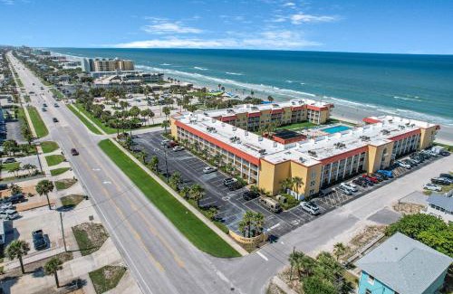Point East Apartment | Point East 302 -Just Beachy