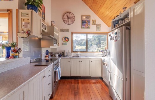 Akaroa House | Pointers - Akaroa Holiday Home