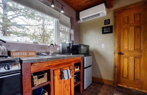 Hot Springs Cabin | Ponderosa Cabin at Highland Meadows