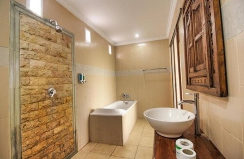 Kutuh Kaja House | Pondok Kutuh Guesthouse