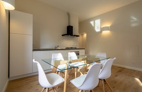 Oltrarno Apartment | Ponte Vecchio White by Mmega