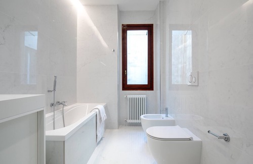 Oltrarno Apartment | Ponte Vecchio White by Mmega