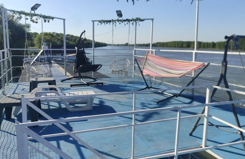 Mahmudia Boat Rental | Pontonul lui Cristian - Oaza ta de liniște și relaxare din inima Deltei Dunăriin