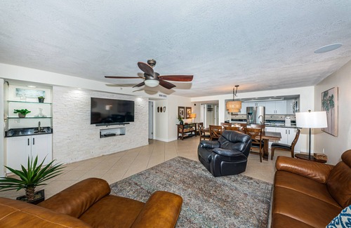 Indian Shores Condo | POOL OPEN ! ELEVATOR IS WORKING! BCHFRONT PENTHOUSE Million View