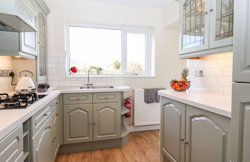 Portinscale Cottage | POOLEY HOWE, pet friendly, with open fire in Keswick
