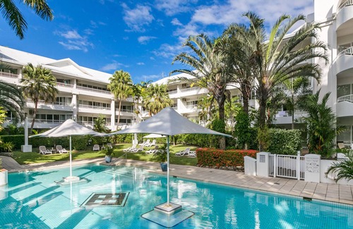 Palm Cove Apartment | Poolside Apt in Alamanda Beachfront Resort 42