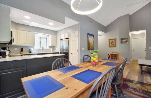 Blowing Rock Condo | Poplar 4 | Fireplace, Restaurant, Pool, Spa