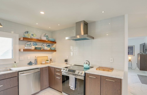 Port Clinton House | Port Clinton Home w/Lake View - Walk to Beach!