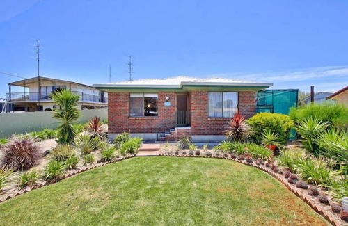Port Hughes House | Port Hughes Holiday Cottages-Navigator's