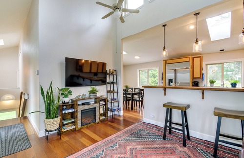 Adelma Beach House | Port Townsend Home: Spacious Yard & Mountain Views