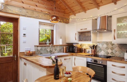 Minehead Cabin | Porthole Log Cabin