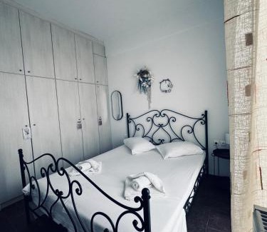 Vathy Apartment | Portolos Apartments - Sarakiniko