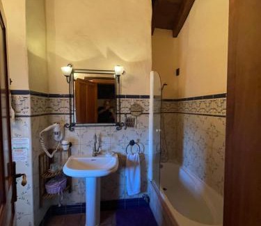Gibralgalia House | Posada Los Cantaros