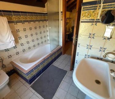 Gibralgalia House | Posada Los Cantaros