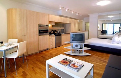 Potts Point Apartment | Potts Point Large Studio Apartment with Balcony