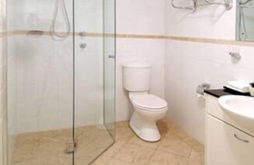 Potts Point Apartment | Potts Point Large Studio Apartment with Balcony