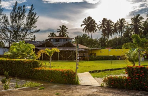 Baleia Hotel | Pousada Altas Horas Beach Club