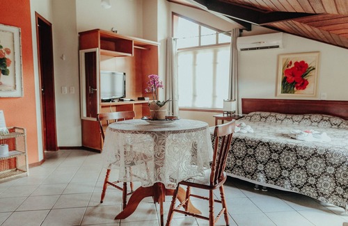 Lagoa da Conceicao Hotel | Pousada Colinas da Lagoa