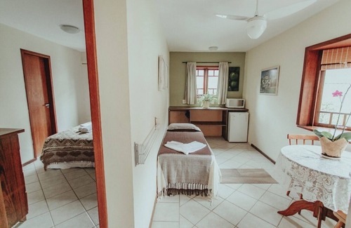 Lagoa da Conceicao Hotel | Pousada Colinas da Lagoa