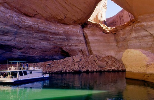 Wahweap Resort | Powell Lake Escape! Discover the Wonder of Western America!Parking, Sauna, Pool
