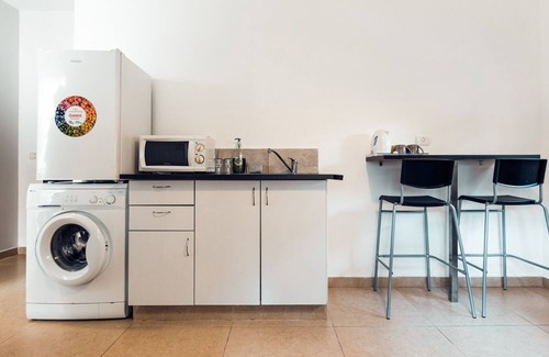 Netanya Apartment | Practical Kikar Netanya Apartment