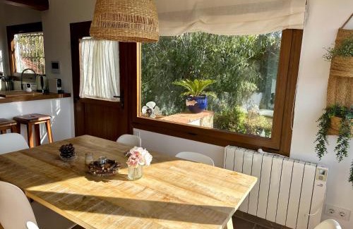 Pals House | PRAGA 2 - Encantadora casa con piscina y vistas al bosque!